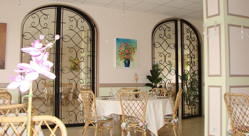 Le Chagny Hotel Chagny  Luaran gambar